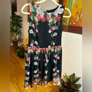 Maddy K black floral mini dress size M